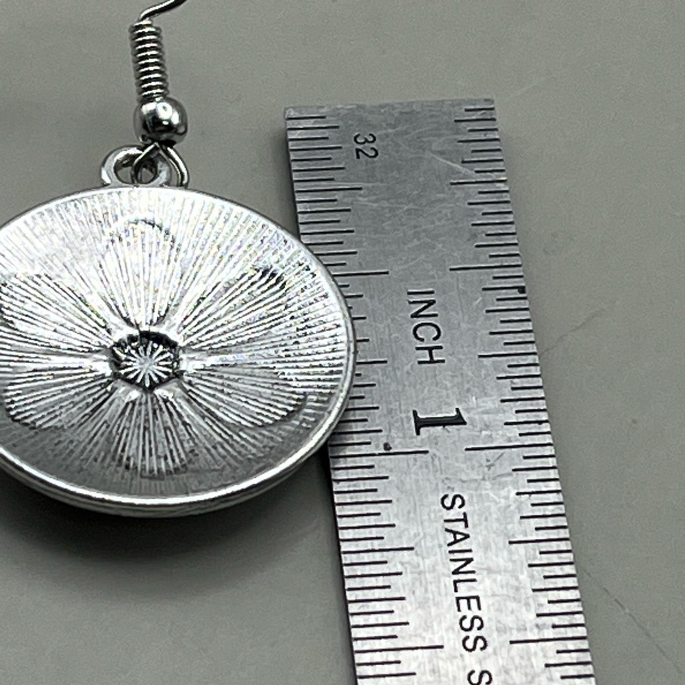 Elegant Silver and White Floral Earrings - Picture 3 of 3